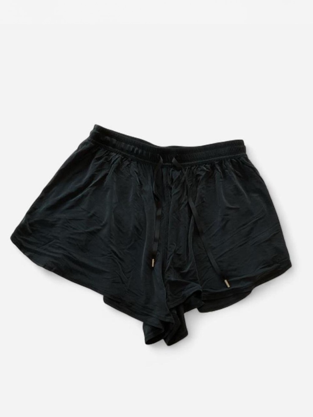 Lululemon Black Silky Flowy Split Hem Pull On Shorts 2.5” Sz M
